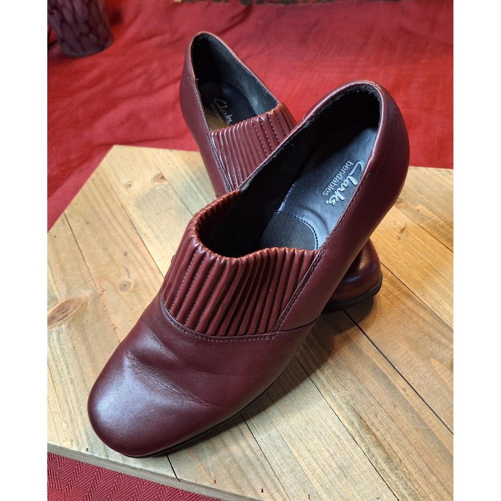 Clarks Bendables Burgundy Leather Pleated Vamp Block Heel Pumps Shoes Womens 8M - Picture 11 of 11